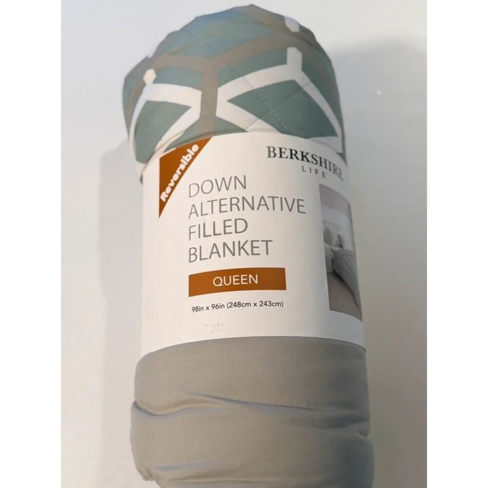 Berkshire Life Queen Size Reversible Down Alternative Filled Blanket- NWT